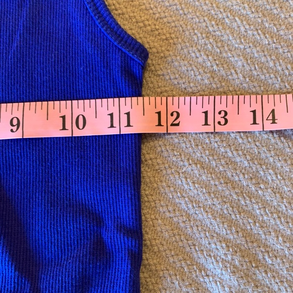 🛍🛍 BOGO!!! 🛍🛍 2 Tanks: Probably Ladies’ XS/S, Juniors’ M? - Picture 7 of 9